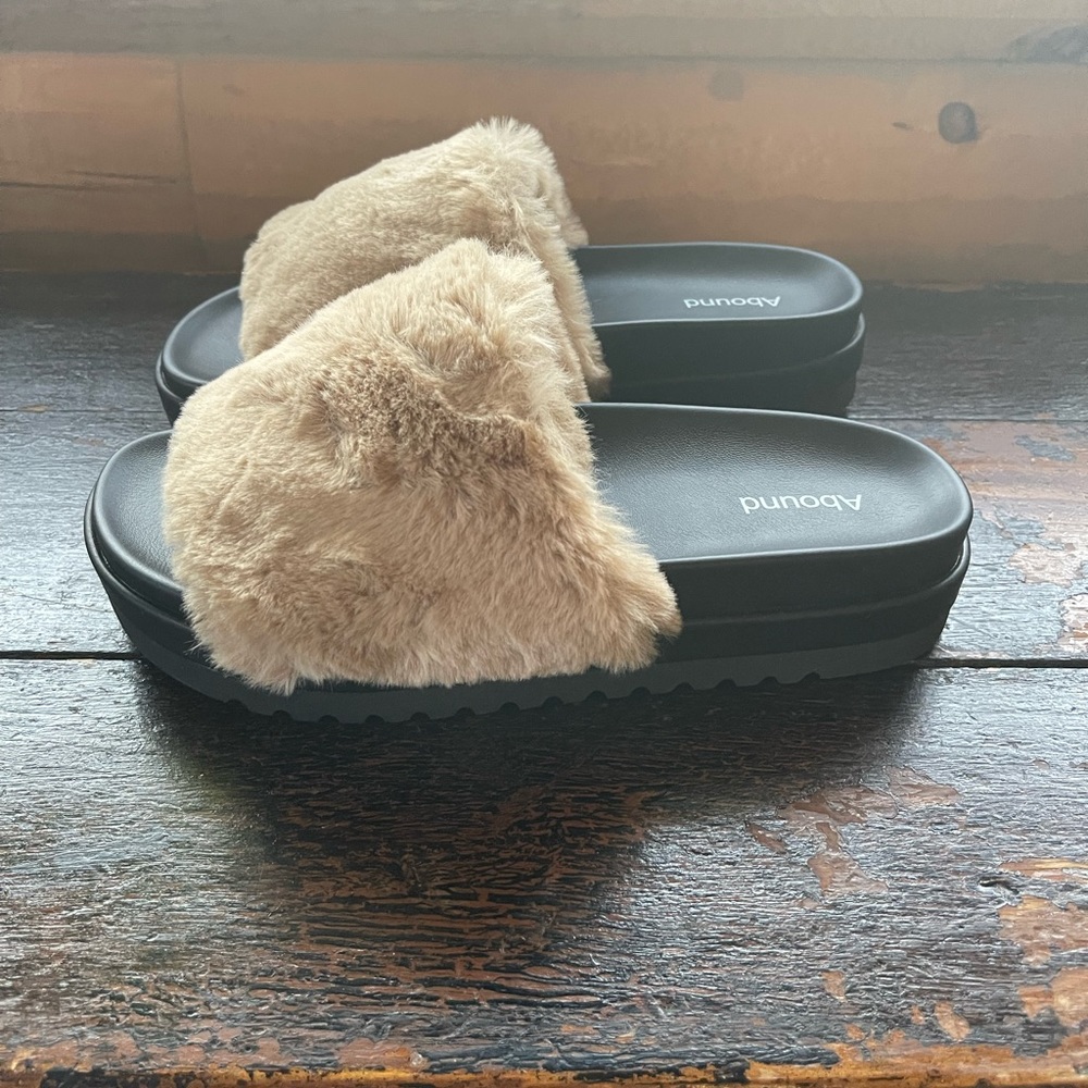 Abound Faux Fur Slides - Picture 3 of 5